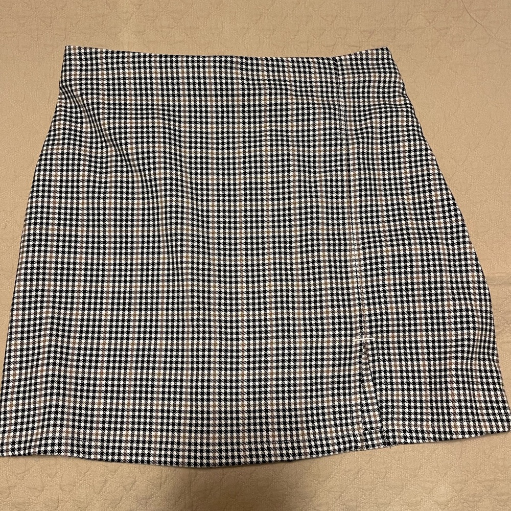 Hollister Black and White Plaid Mini Skirt